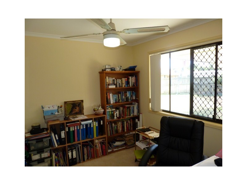 10 Kirton Road, Point Vernon QLD 4655