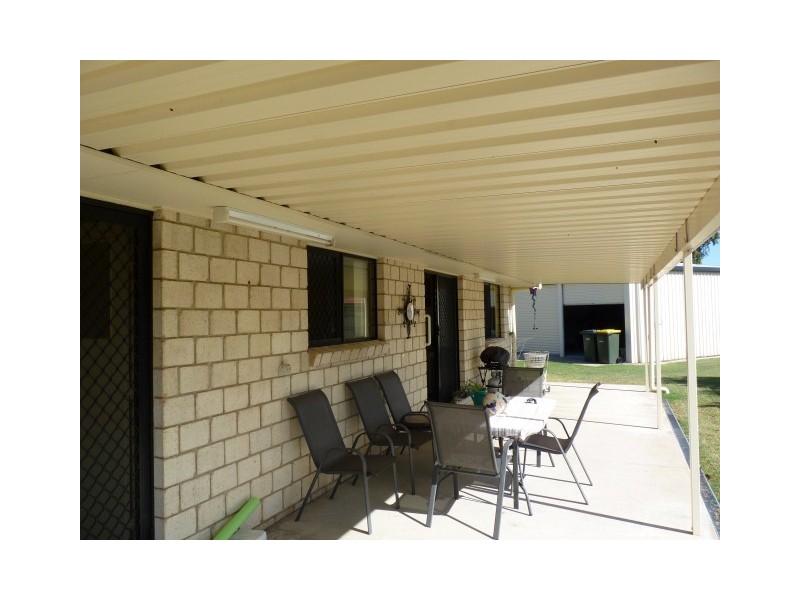 10 Kirton Road, Point Vernon QLD 4655