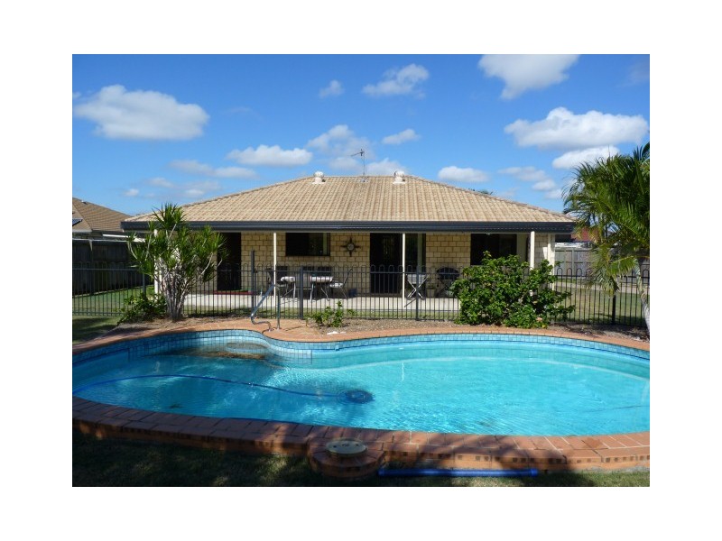 10 Kirton Road, Point Vernon QLD 4655