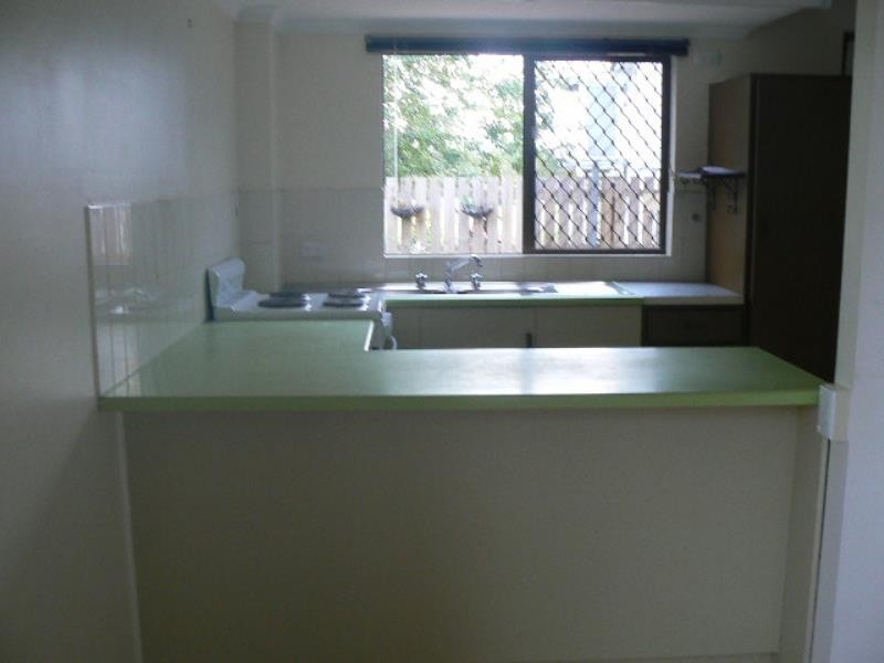 1/10 McKean Rd, Scarness QLD 4655
