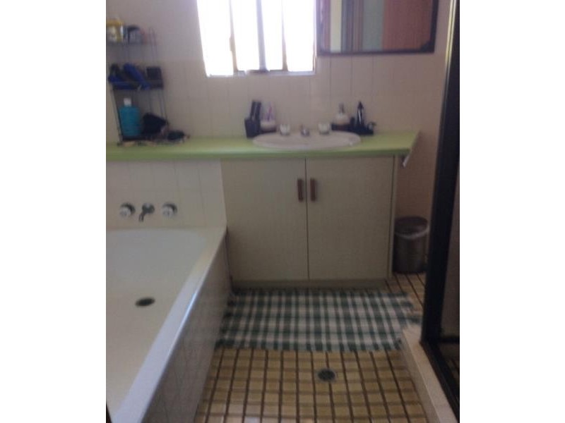 1/10 McKean Rd, Scarness QLD 4655