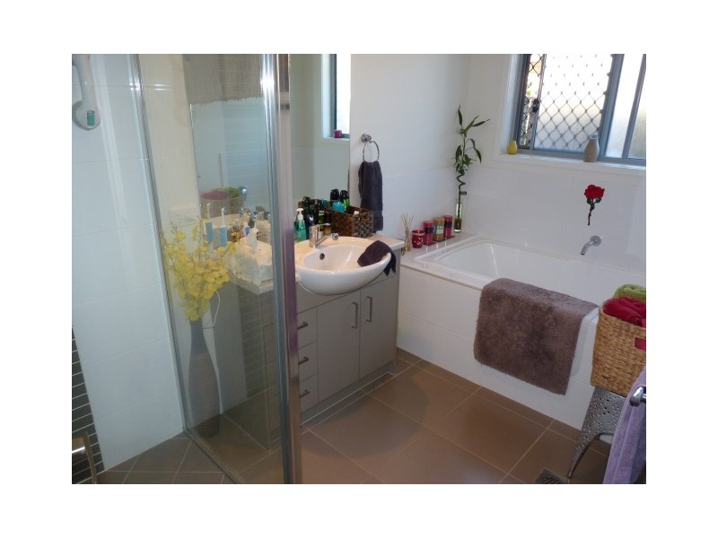 12 Roebuck Street, Urraween QLD 4655