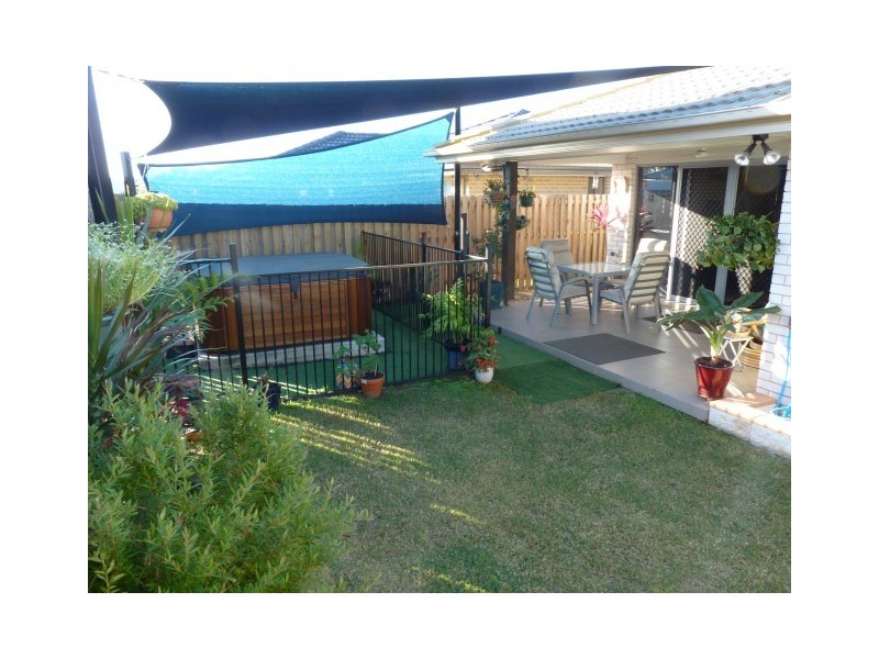 12 Roebuck Street, Urraween QLD 4655