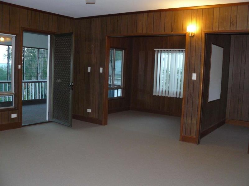 76 Esplanade, Point Vernon QLD 4655