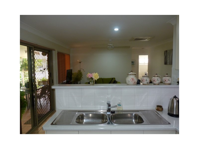 40 Ladbroke Cresent, Urangan QLD 4655