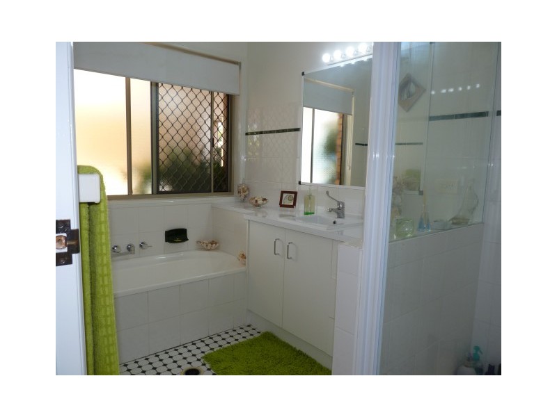 40 Ladbroke Cresent, Urangan QLD 4655