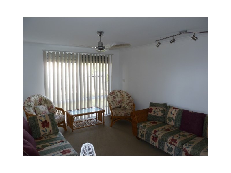 40 Ladbroke Cresent, Urangan QLD 4655