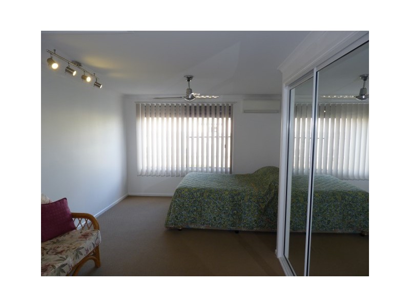 40 Ladbroke Cresent, Urangan QLD 4655