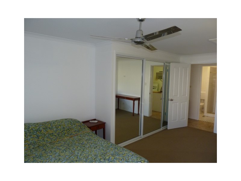 40 Ladbroke Cresent, Urangan QLD 4655