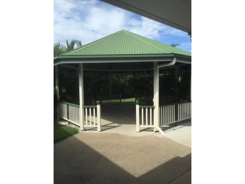 11 Moolyyir Street, Urangan QLD 4655