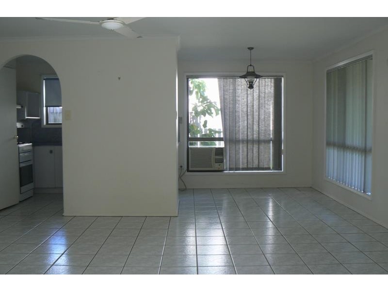 5 Sandalan Way, Urangan QLD 4655