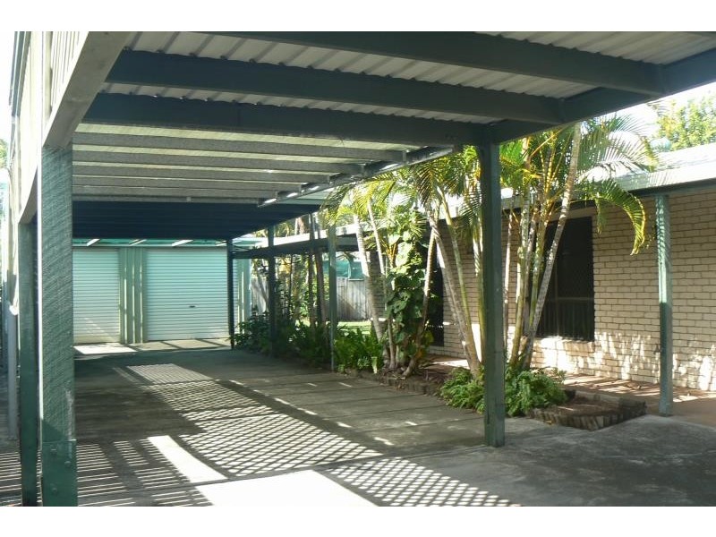 5 Sandalan Way, Urangan QLD 4655