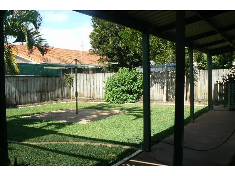 5 Sandalan Way, Urangan QLD 4655