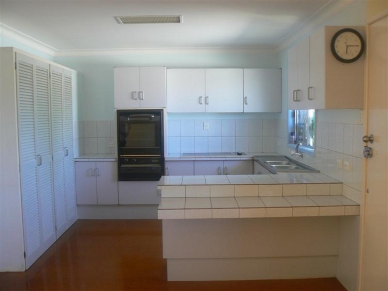 33 Holiday Parade, Scarness QLD 4655
