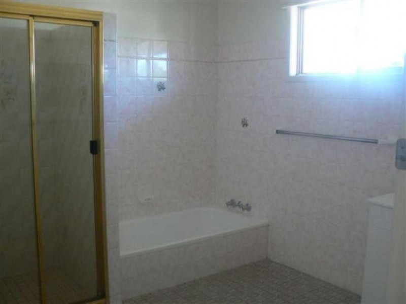 33 Holiday Parade, Scarness QLD 4655
