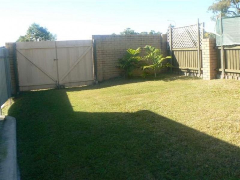 33 Holiday Parade, Scarness QLD 4655