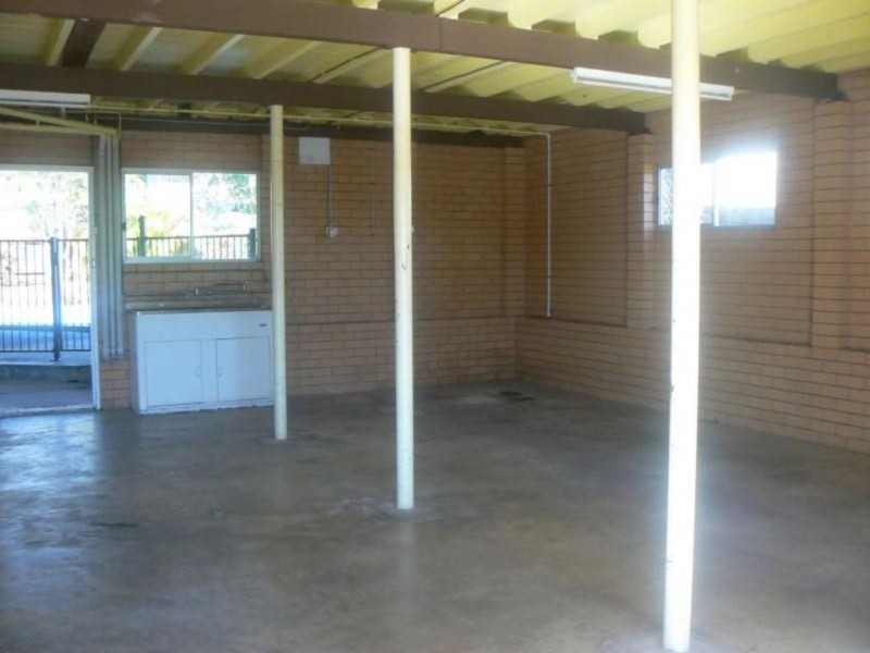 33 Holiday Parade, Scarness QLD 4655