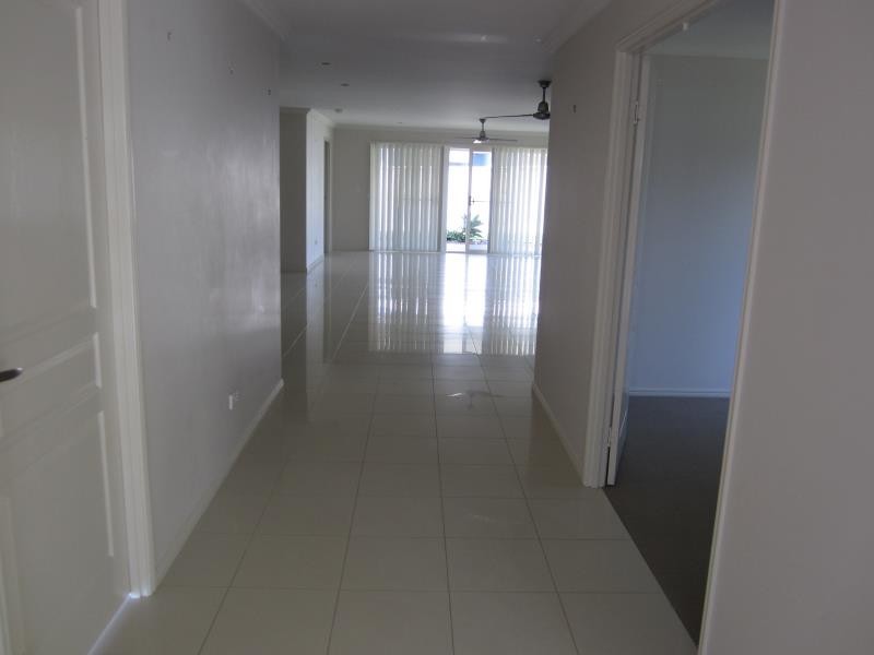 12 Bay Breeze Close, Wondunna QLD 4655