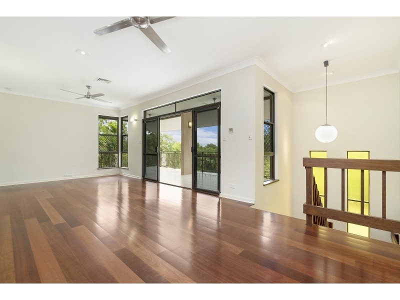 8 Hibernia Crescent, Brinkin NT 0810