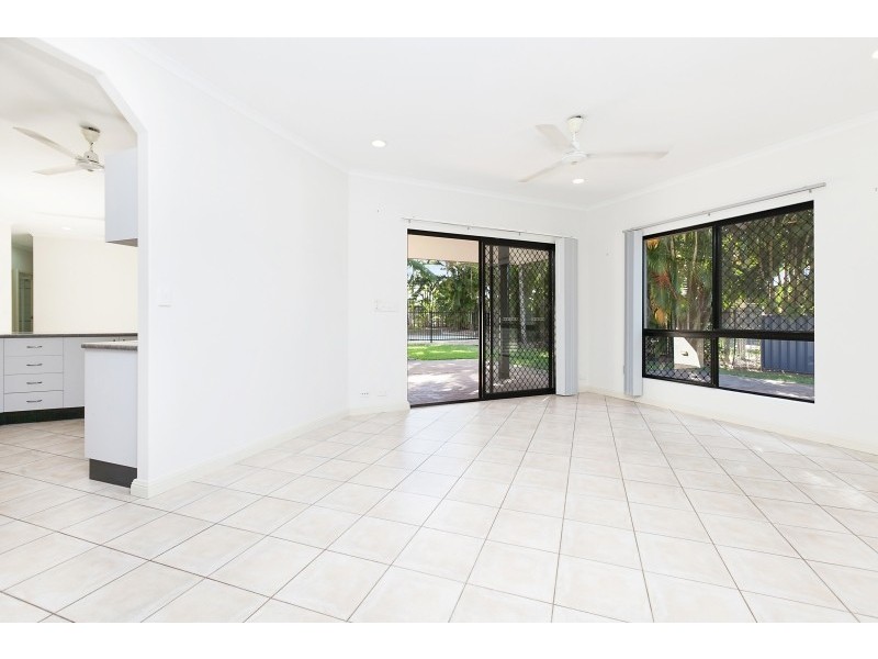 11 Lancewood Street, Rosebery NT 0832