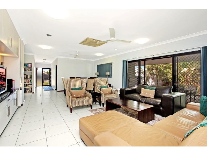 42 Richards Crescent, Rosebery NT 0832
