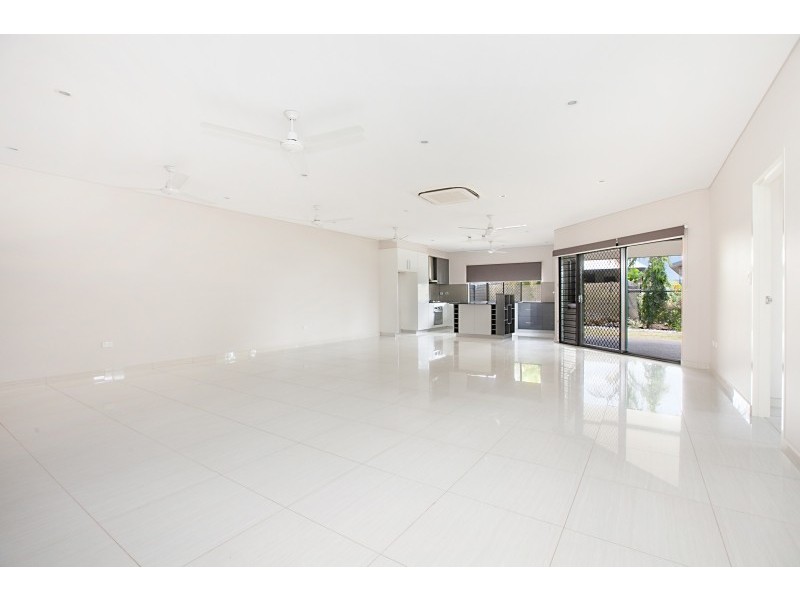 2/3 Deane Crescent, Rosebery NT 0832