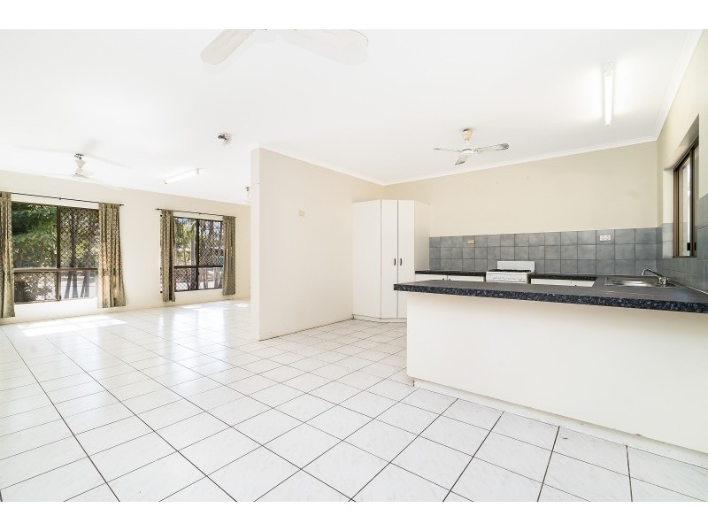 18 Strawbridge Crescent, Moulden NT 0830