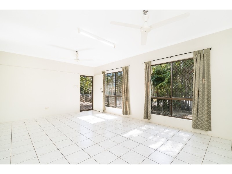 18 Strawbridge Crescent, Moulden NT 0830