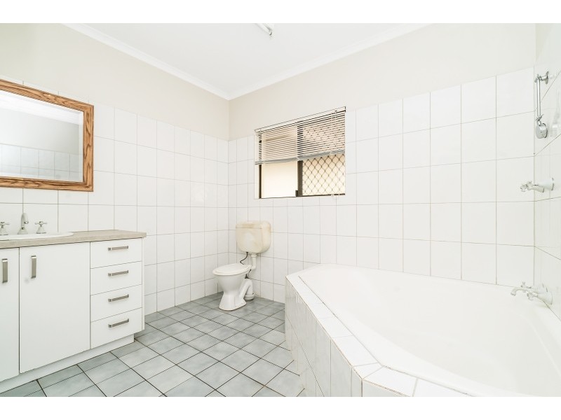 18 Strawbridge Crescent, Moulden NT 0830