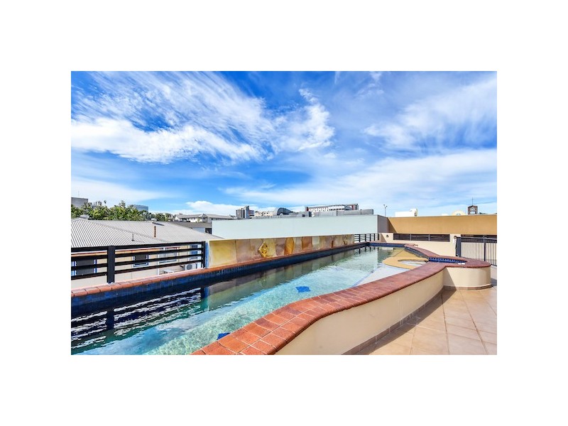 5/32 MCLACHLAN STREET, Darwin City NT 0800