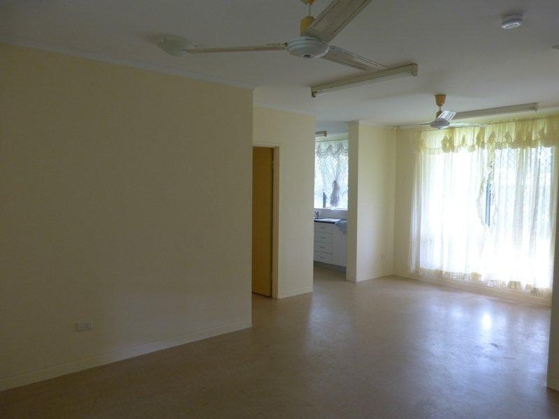 7 Wearing Crescent, Karama NT 0812