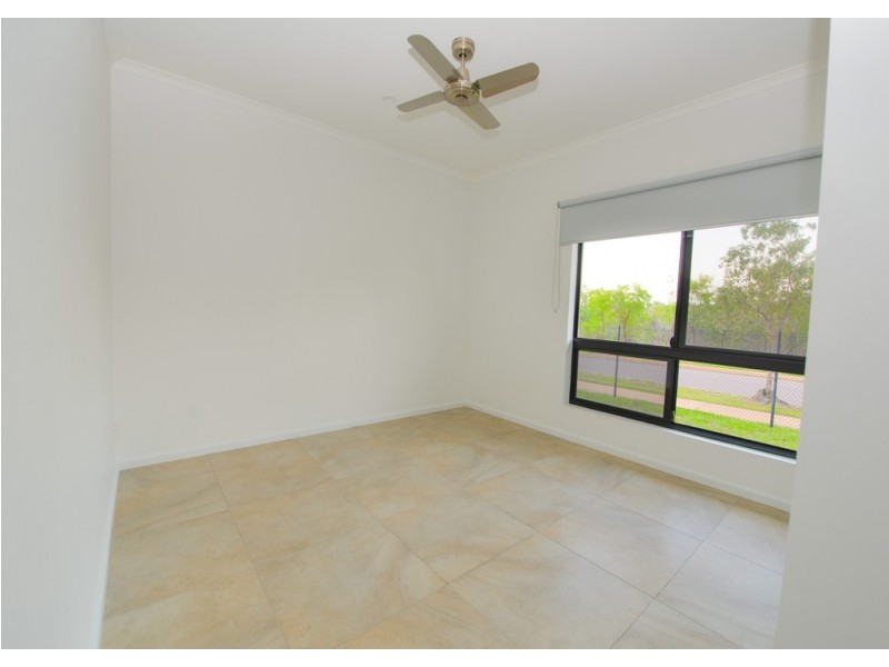 1/15 Tall Street, Johnston NT 0832