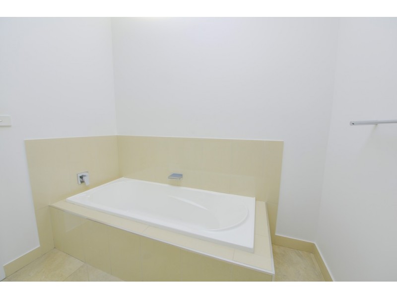 1/15 Tall Street, Johnston NT 0832