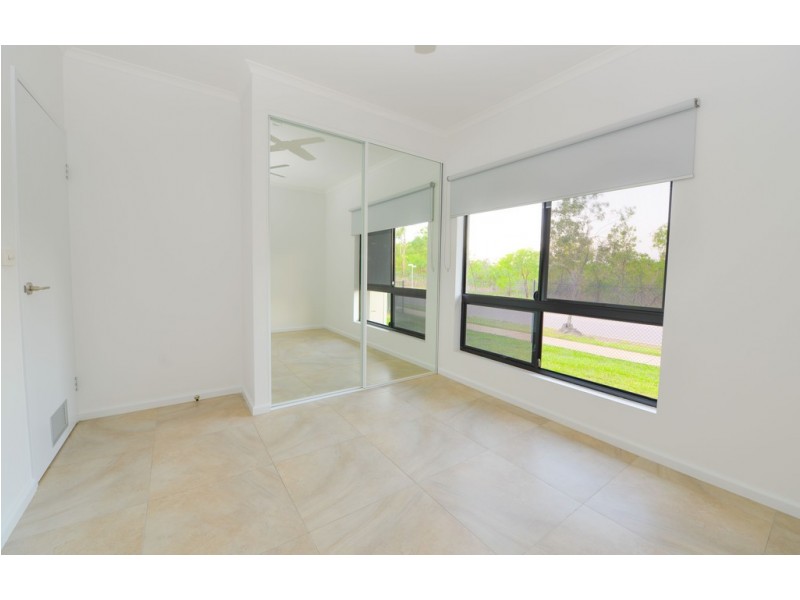 1/15 Tall Street, Johnston NT 0832