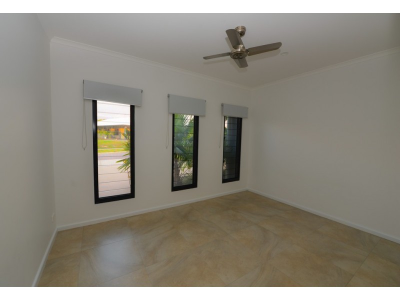 1/15 Tall Street, Johnston NT 0832