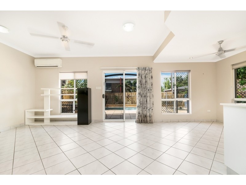 2/4 Musgrave Crescent, Coconut Grove NT 0810