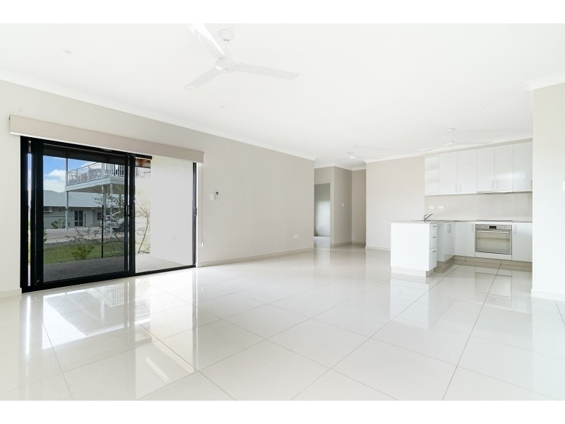 2/8 Hodge, Johnston NT 0832