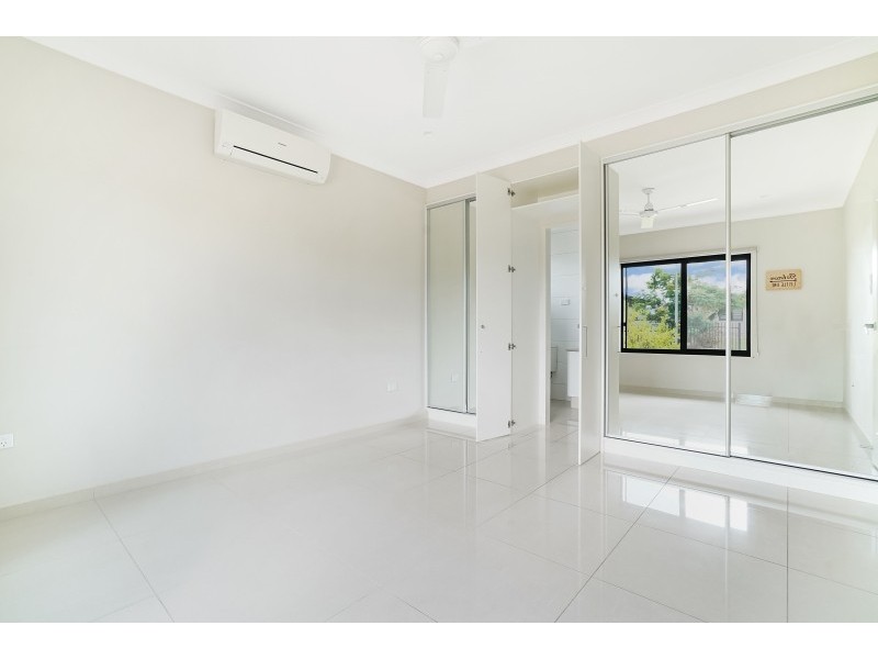 2/8 Hodge, Johnston NT 0832