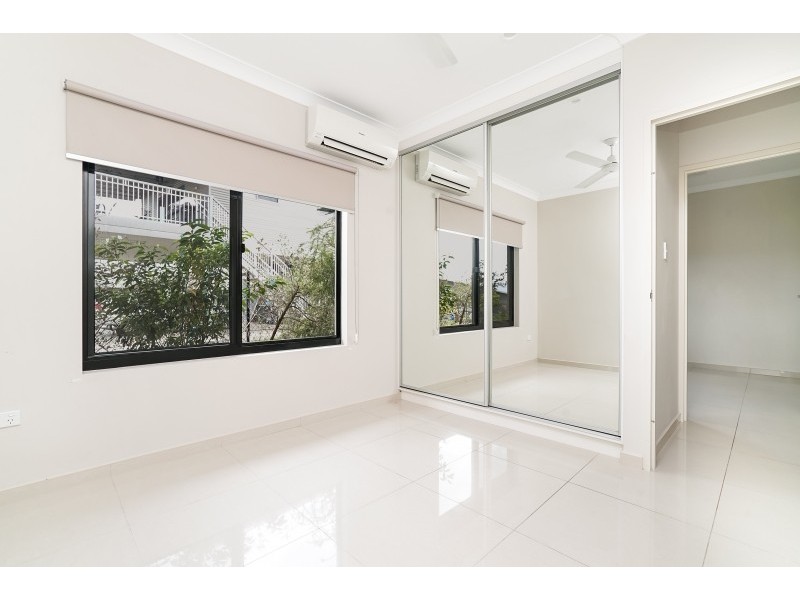 2/8 Hodge, Johnston NT 0832