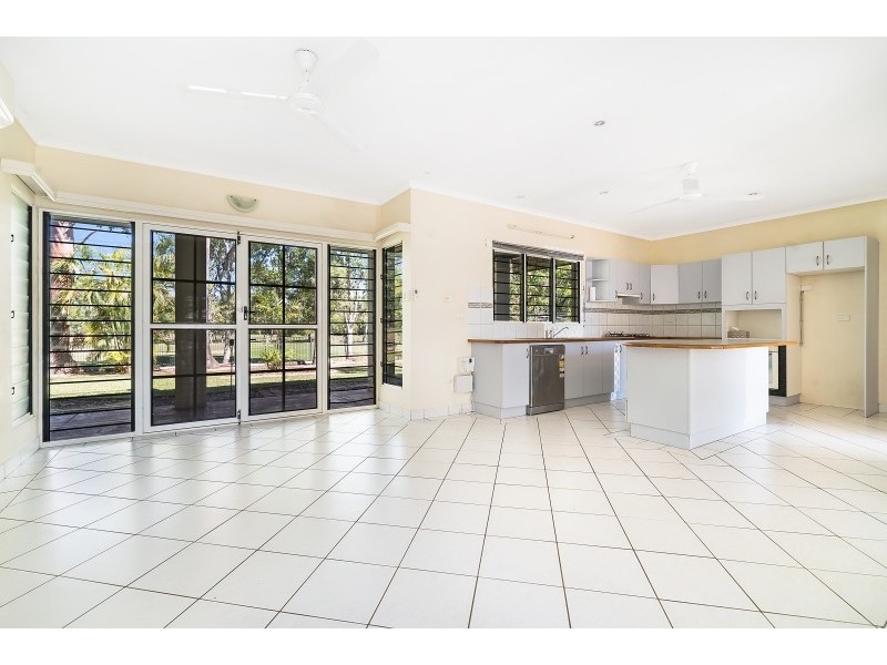 125 woodlake Boulevard, Durack NT 0830