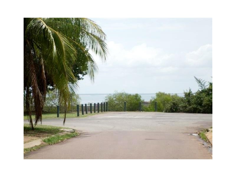 8 Aralia Street, Nightcliff NT 0810