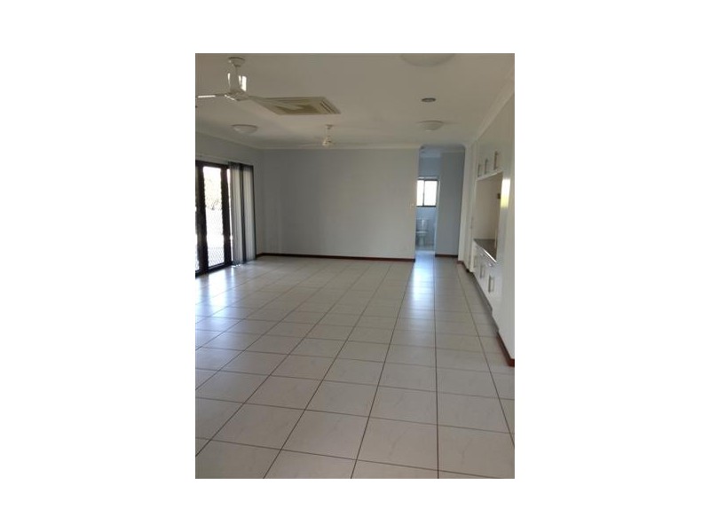 42 Richards Crescent, Rosebery NT 0832