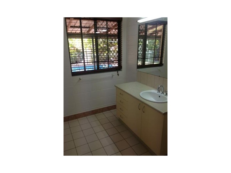 2 Lobelia Court, Rosebery NT 0832