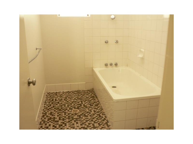 8 Maddock Court, Malak NT 0812