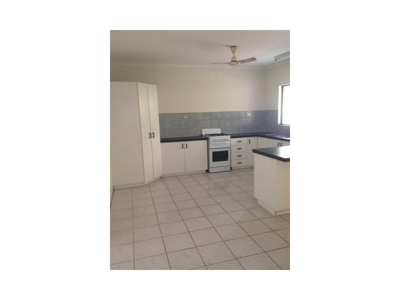18 Strawbridge Crescent, Moulden NT 0830