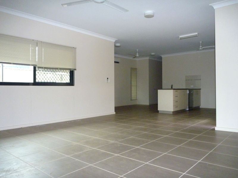 11/12 Duwan Road, Rosebery NT 0832