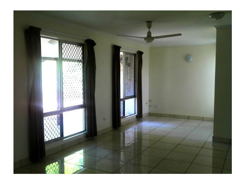 49 Wearing Crescent, Karama NT 0812