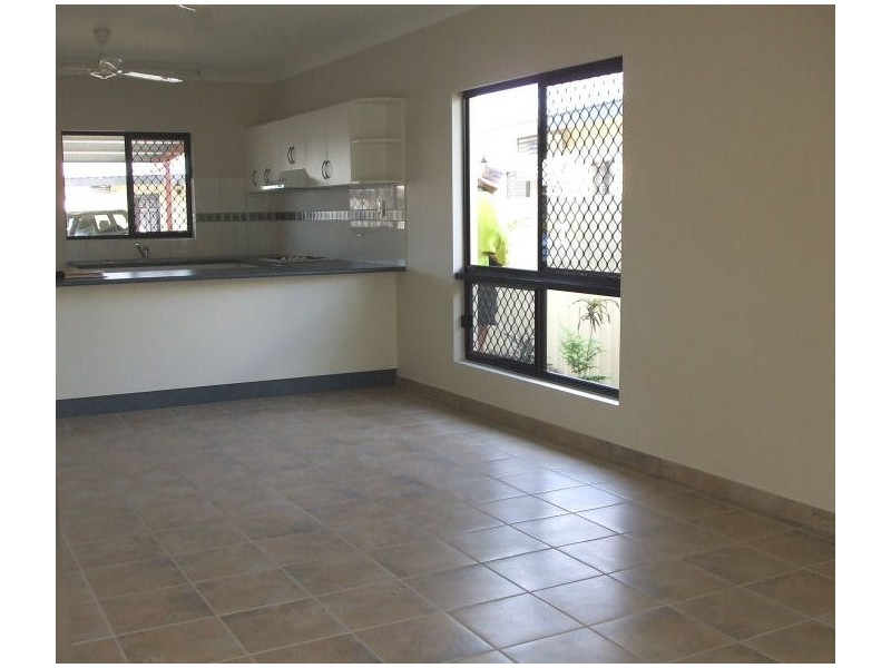 10/11 Sonder Crescent, Bakewell NT 0832