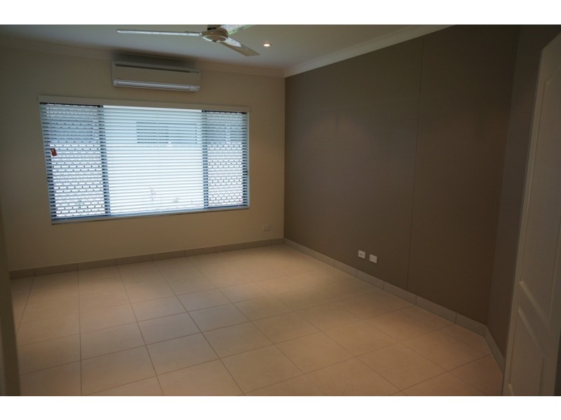 11 Hobart Crescent, Johnston NT 0832