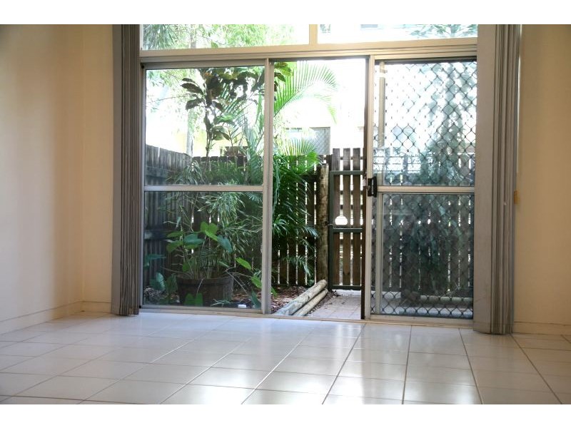 2/11 Hinkler Crescent, Fannie Bay NT 0820